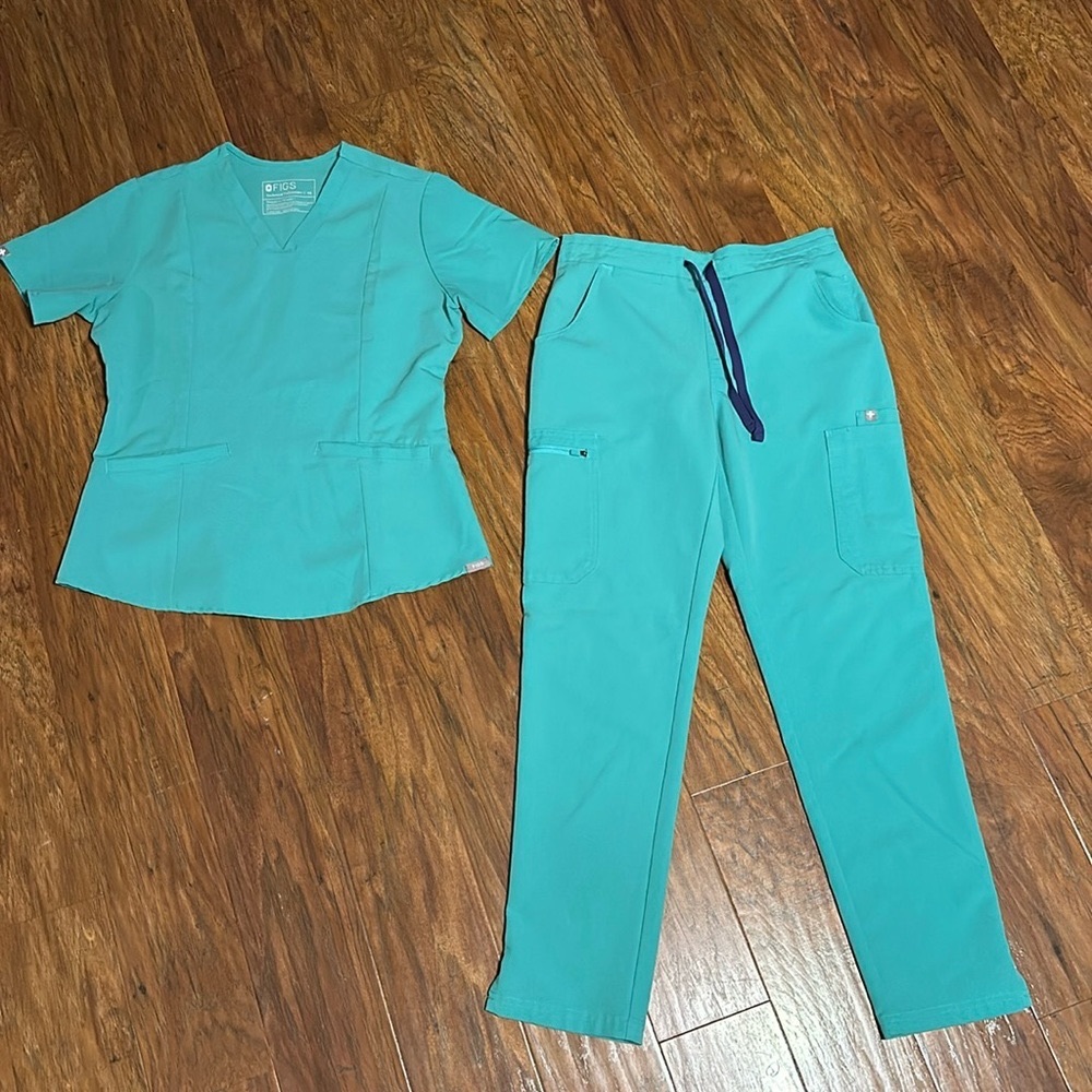 Figs Surgical Green Top
